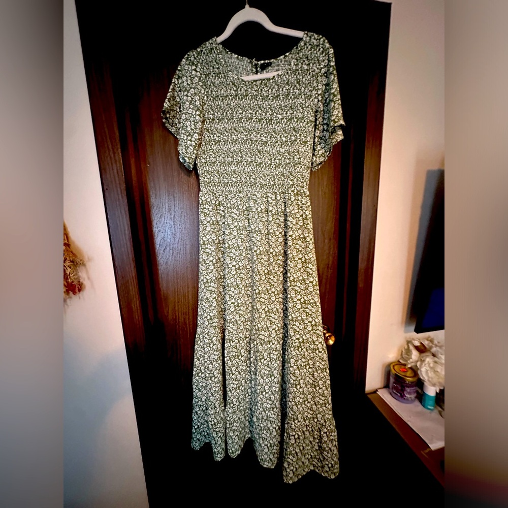 Boutique green floral maxi